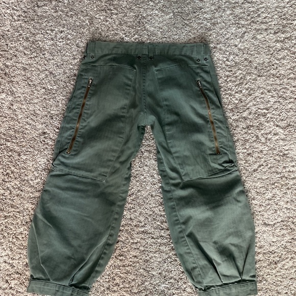 Low low rise green cargo cropped denim pant. These pants are so back in! - Picture 3 of 3